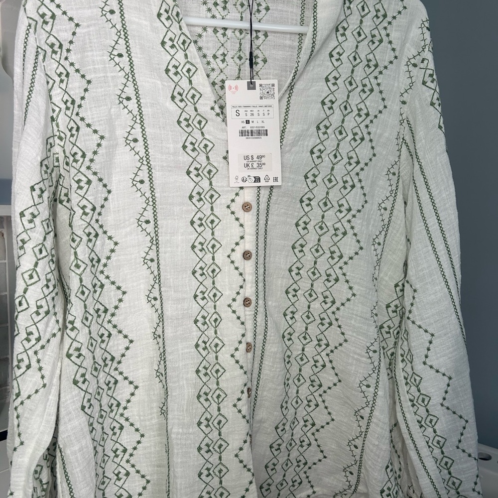 Green Patterned Button-Up Shirt - Picture 2 of 5
